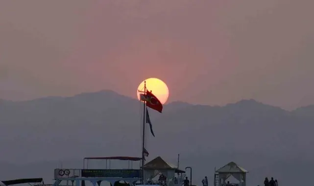 Fethiye'de gün batımı görsel şölen oluşturdu