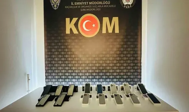 Kocaeli'de 1.5 milyon TL değerinde 15 kaçak cep telefonu ele geçirildi