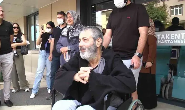 Mesai arkadaşlarının pasta ile hastanede destekte bulunduğu polis memuru hayatını kaybetti