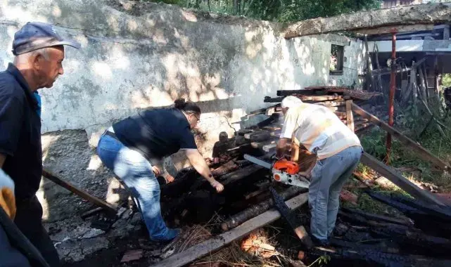 Kümesteki yangına erken müdahale faciayı önledi