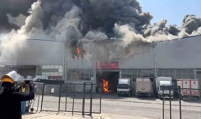 Ankara'da kargo deposunda çıkan yangın kontrol altına alındı