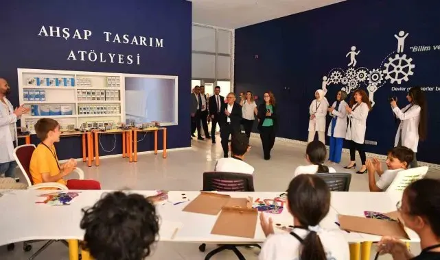 Başkan Büyükkılıç, bilim meraklısı çocuklarla buluştu