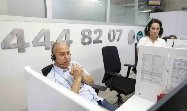 Alanya Belediye Başkanı Özçelik, Çözüm Masası'nda telefonları cevapladı