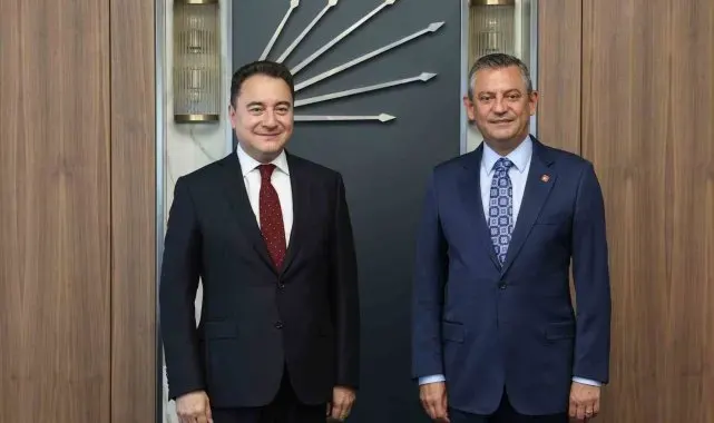 CHP Genel Başkanı Özel ile DEVA Partisi Genel Başkanı Babacan bir araya geldi