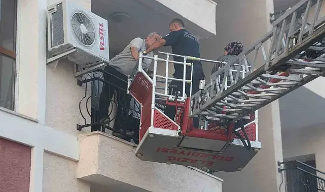 Elazığ'da binanın bodrum katında yangın: 12 kişi dumandan etkilendi, 16 kişi kurtarıldı