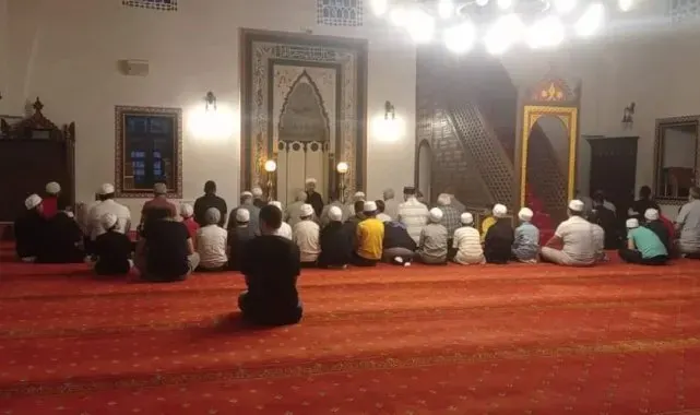 Sabah namazı sonrası şehitler için dua edildi
