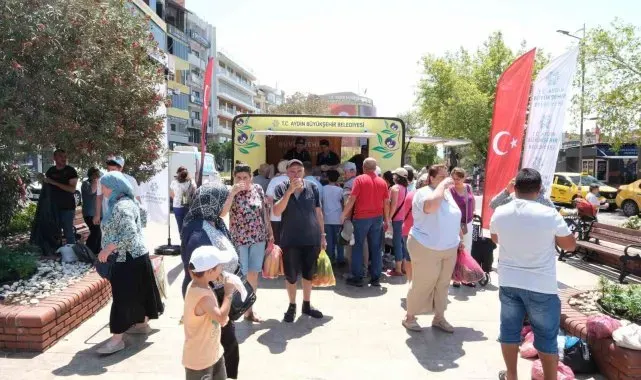 Aydın Büyükşehir Belediyesi'nden serinleten uygulama