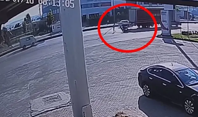 Bursa'da feci motosiklet kazası kamerada: 3 yaralı