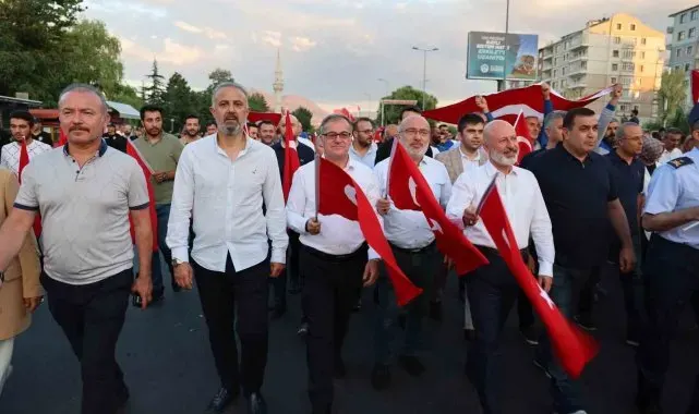Başkan Özdoğan: "Birliğimiz ve beraberliğimizle hainlere karşı dimdik ayaktayız"