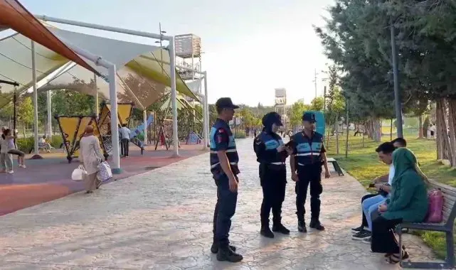 Gaziantep'te Jandarma yaya devriyesi görev başında