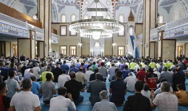 15 Temmuz şehitleri Adana'da dualarla anıldı
