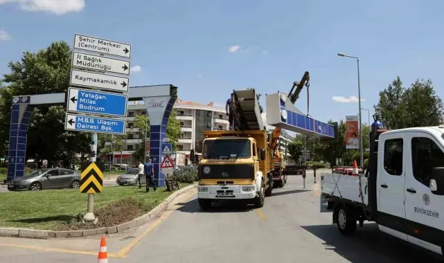 LED ekranlar kaldırılıyor