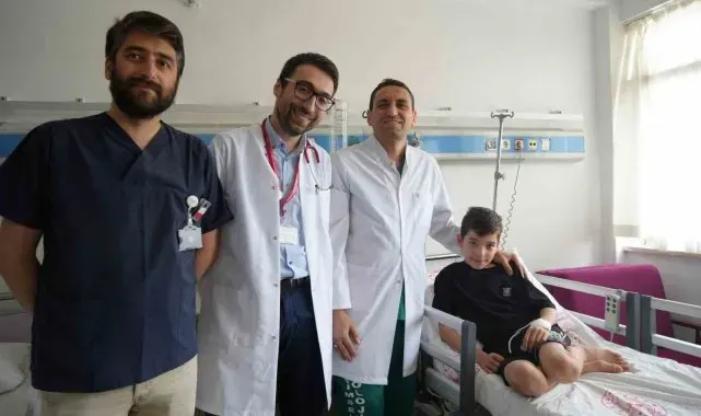Yıllardır astım bronşit denilen çocuğun akciğerinde yumak çıktı