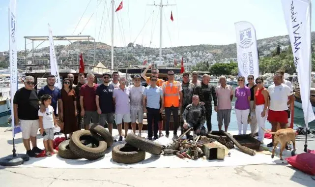 Gündoğan'da deniz dibi temizliği: 213 kilogram atık çıkartıldı