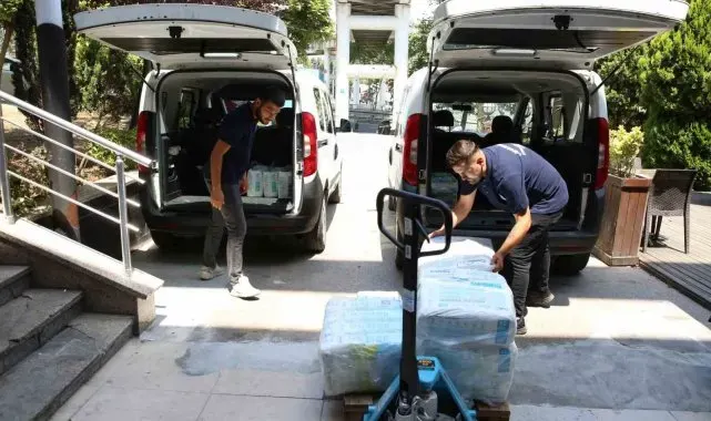 Eyüpsultan Belediyesi'nden yaşlı ve yatalak hastalara hasta bezi yardımı