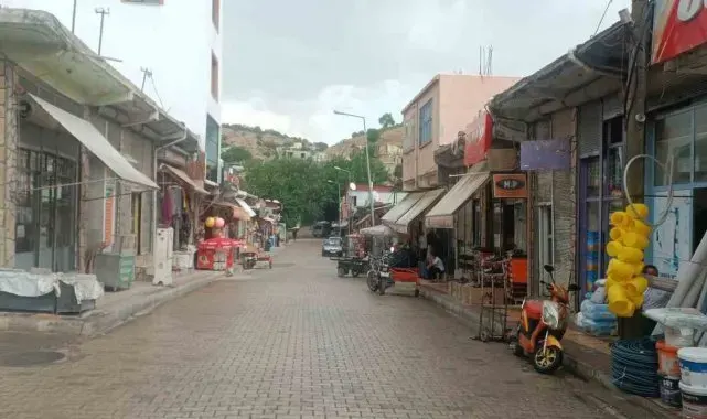 Dicle'de yaz yağmuru bunaltıcı havayı serinletti