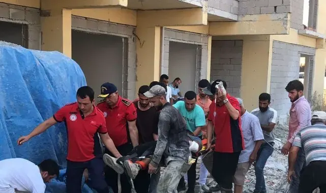 Temel kuyusunu düşen inşaat işçisinin kasığına demir saplandı