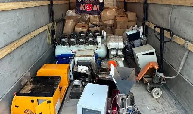 Antalya'da kaçak sigara operasyonu