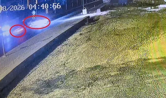 Antalya'da iki otomobil çarpıştı: 2 ölü, 3 yaralı