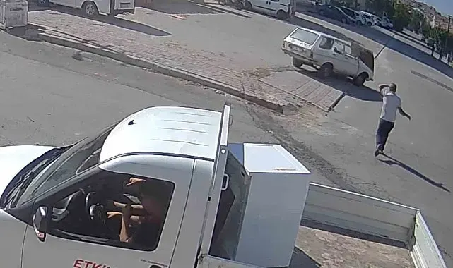 Karaman'da film sahnelerini aratmayan kaza: 4 yaralı