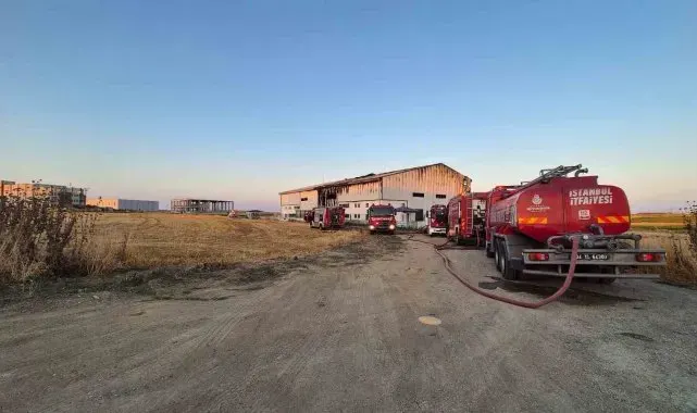 Silivri'de geri dönüşüm fabrikasında yangın
