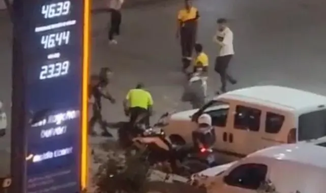 Ceza kesilen sürücü ile trafik polisinin kavgası kameralara yansıdı