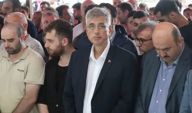 Bakan Memişoğlu Rize'de cenazeye katıldı