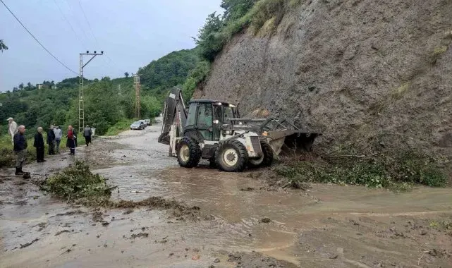 Ordu'da iki ilçeyi sel vurdu: Evler sular altında kaldı, tarım arazileri zarar gördü