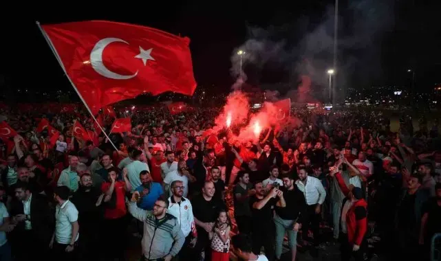 Kayserililer çeyrek final heyecanını Millet Bahçesi'nde yaşadı
