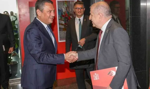 CHP lideri Özgür Özel, Zafer Partisi Genel Başkanı Ümit Özdağ'ı ağırladı