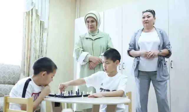 Emine Erdoğan, Astana'da yetimhane ziyaretinde bulundu