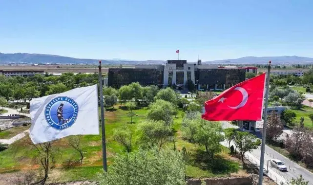 AKÜ, Türkiye'deki Birinci Sırasını Korumaya Devam Ediyor