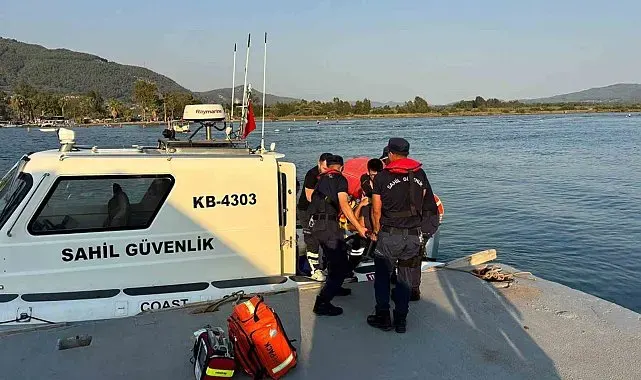Sedir Adasında kayalıklardan üşen vatandaşa tıbbi tahliye