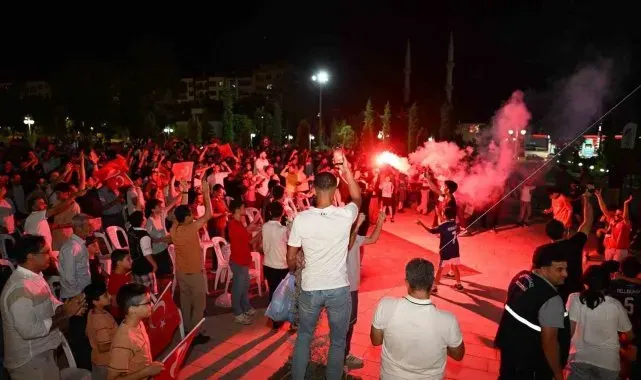 Battalgazi Belediyesi'nde milli maç coşkusu