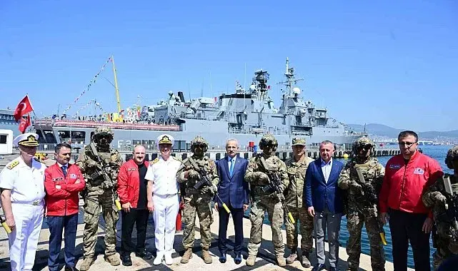 Ulaştırma ve Altyapı Bakanı Uraloğlu, TEKNOFEST Mavi Vatan'ı ziyaret etti