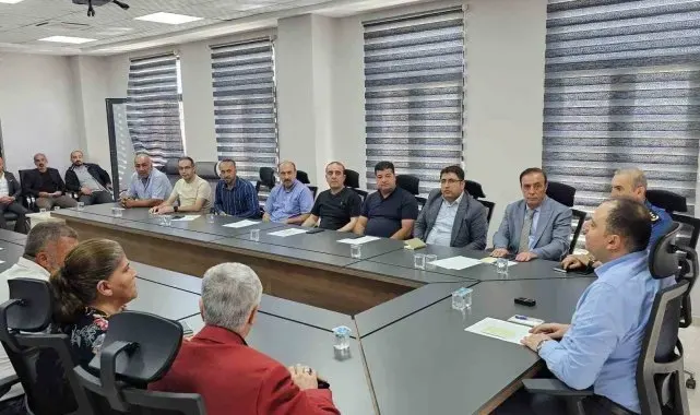Tatvan Kaymakamı Demir muhtarlarla bir araya geldi