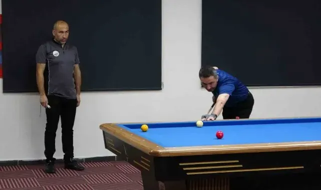 Trabzon'da 3 bant bilardo bölge müsabakaları sürüyor
