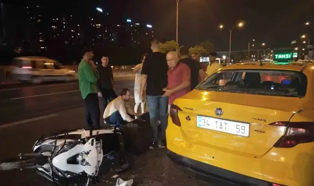 Taksiye arkadan çarpan motosiklet sürücüsü yaralandı