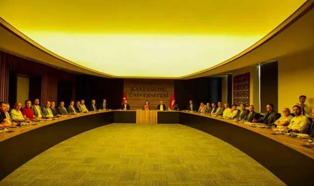 Rektör Topal: 'Yeni girişimcilik programları düzenleyerek bölgeye ekonomik hareketlilik getirmeyi amaçlıyoruz'