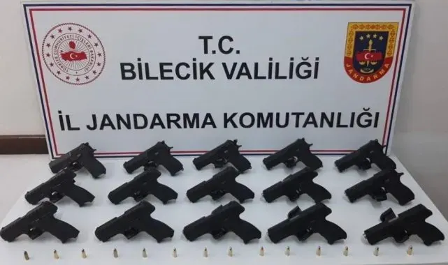 Şüpheli araç içerisinden 15 adet ruhsatsız tabanca ele geçirildi