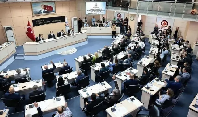 AK Partili üye istifa edince, CHP'nin meclisteki sandalye sayısı arttı