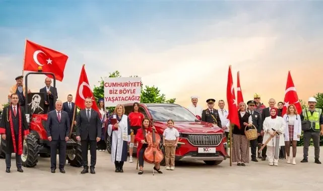 Soma Kaymakamı Fatih Akkaya'dan Vali Ünlü'ye anlamlı hediye