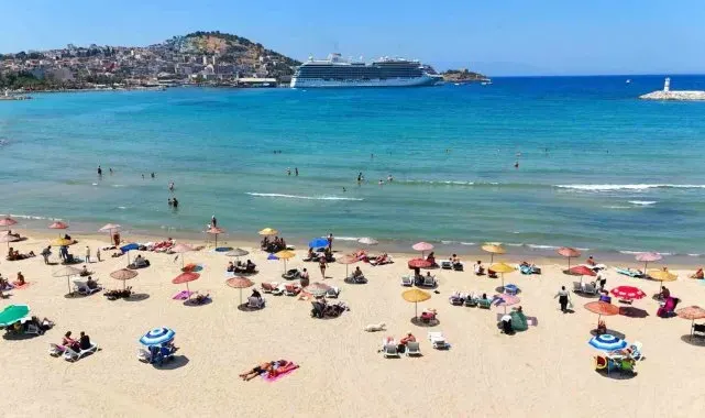 Tatilcilerin kalbi Kuşadası'nda kaldı