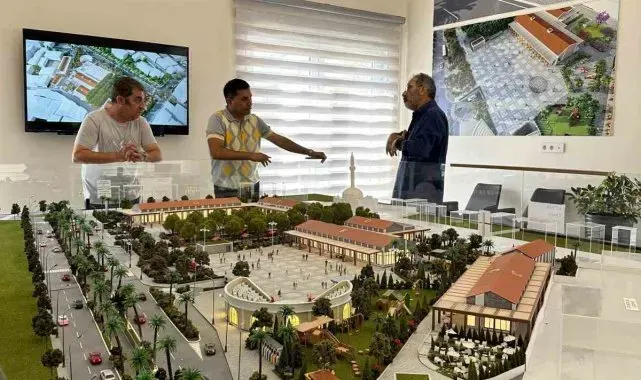 Kuşadası Kent Meydanı'nın yapımı hızla ilerliyor