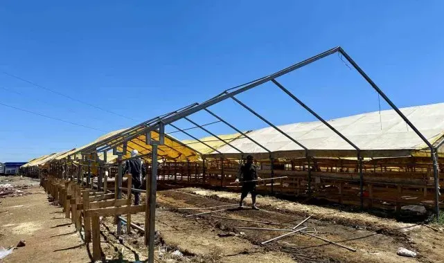 Esenyurt'ta kurban satış alanında temizlik seferberliği