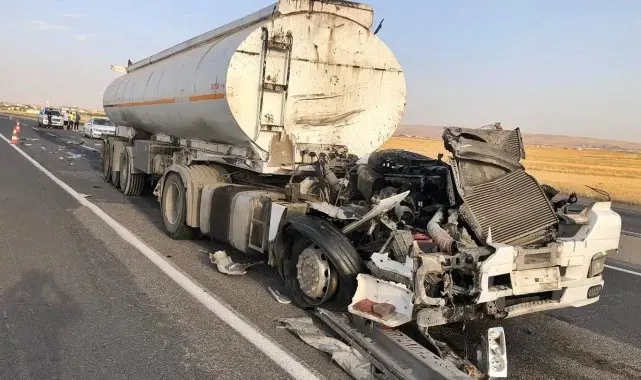Cizre'de tanker tıra arkadan çarptı: 1 yaralı