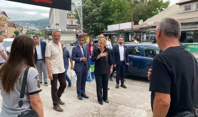 Başkan Hürriyet yeni haftaya işçi duraklarında başladı