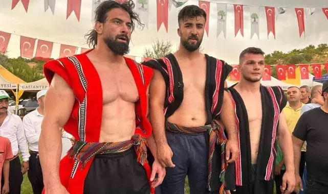 420 güreşçi er meydanında ter döktü