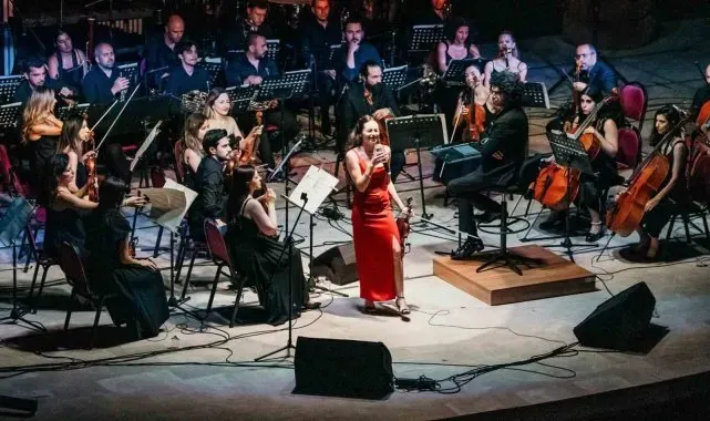 Büyükşehir Orkestrası ve Esther Abrami'den muhteşem konser
