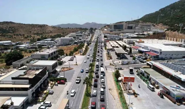 Bodrum'da bayram tatili başlamadan trafik başladı